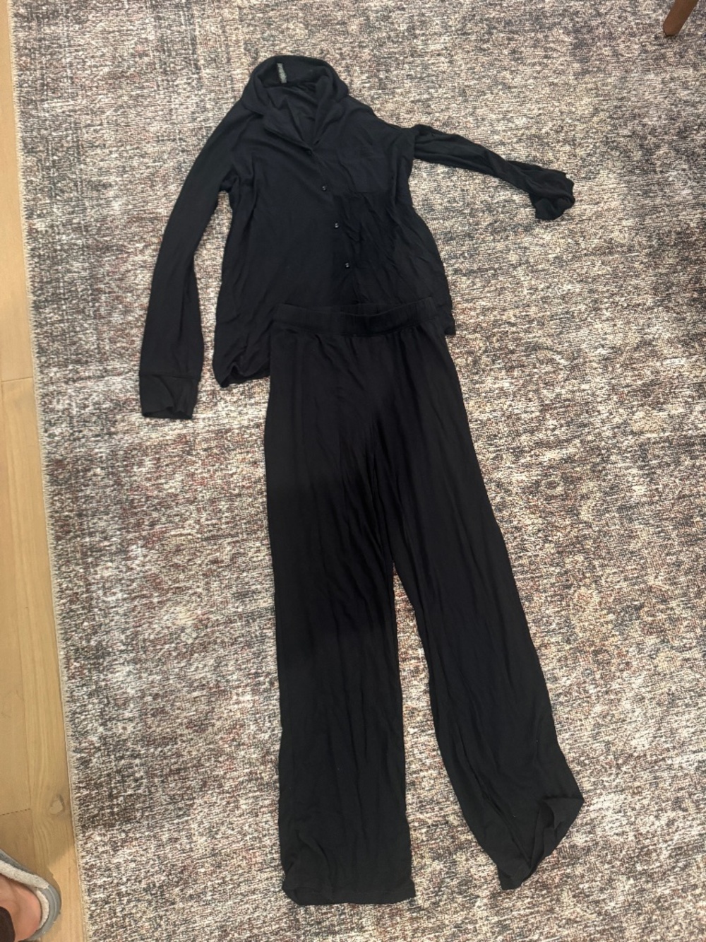 SKIMs pajamas in black size xs
